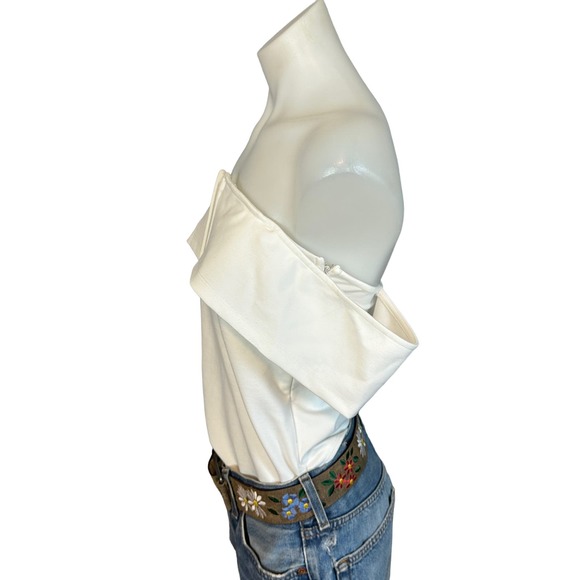 Superdown Aaliyah Deep V Bodysuit Bodysuit White Size Medium Off Shoulder NEW - Picture 8 of 10